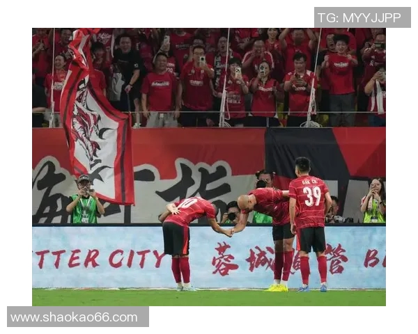 赛后分析：深圳足球队与成都足球队实力对比及比赛亮点总结