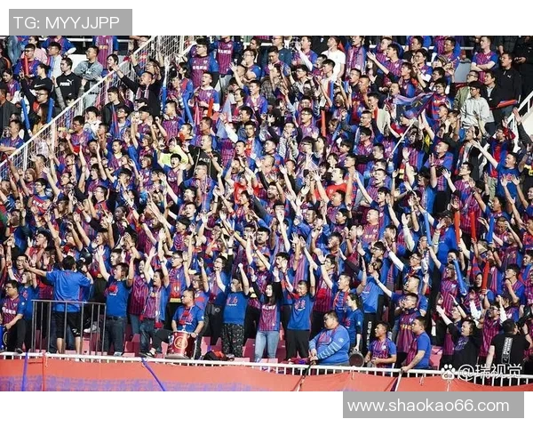 足球天才小罗的传奇人生与场上风采全景描绘 足球天才小罗的传奇人生与场上风采全景描绘