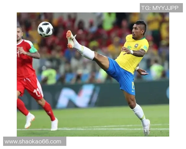 近期备受瞩目的足球明星有哪些他们的表现如何引发了球迷热议