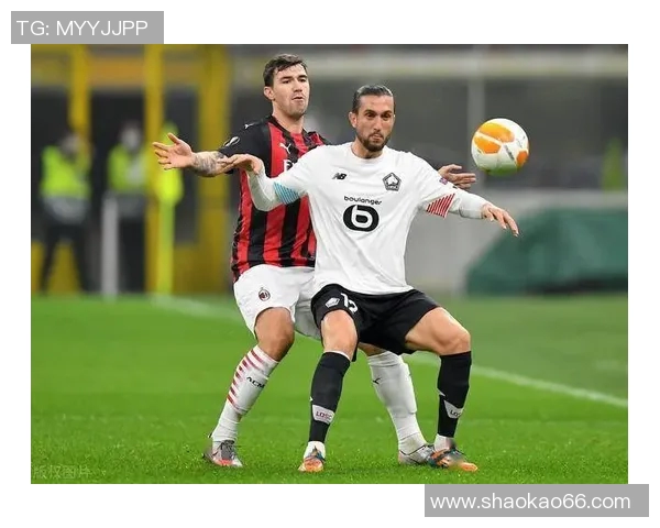 上海足球队状态引发热议球迷对球队表现分歧明显